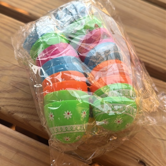 NWOT (24) Colorful Plastic Easter Eggs for Easter Egg Hunts Party Favors - Picture 1 of 3